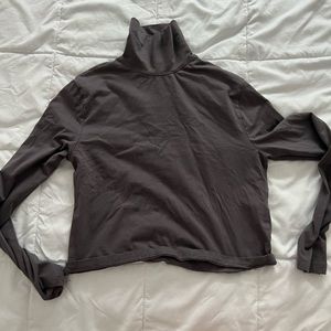 Gray fitted turtleneck / NEVER WORN